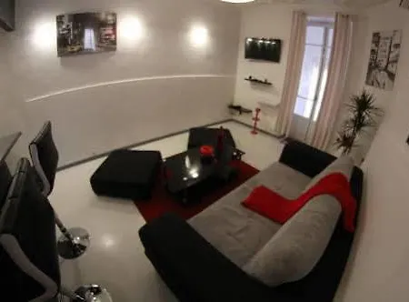 San Lazaro Apartment *